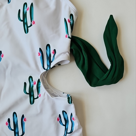 Gorgeous Cactus Print One Piece Swimsuit Bathing Suit Size S - Picture 5 of 15